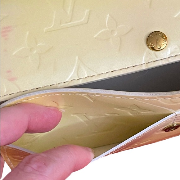 Lemon Cream Louis Vuitton Vernis Snap Wallet with Dusty and Drawer Box with Pull - Picture 13 of 16